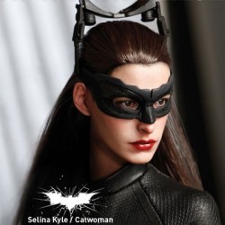 Selina Kyle – Catwoman ( Sixth Scale Figure by Hot Toys)