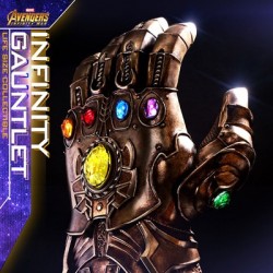 Infinity Gauntlet (Prop Replica by Hot Toys Avengers: Infinity War - Life-Size Masterpiece Series)