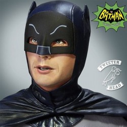 To the BATMOBILE - Batman (Maquette Diorama by Tweeterhead)
