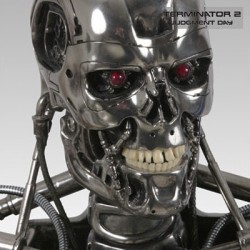 Terminator T-800 Endoskeleton (1:2 - Legendary Scale™ Figure)
