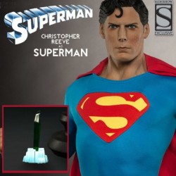 Superman Exclusive (Premium Format™ Figure by Sideshow Collectibles)