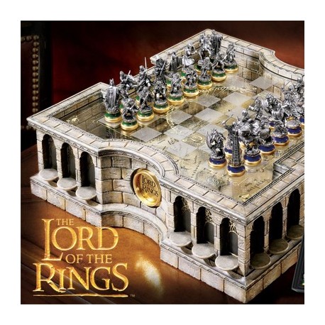 The Lord of the Rings Chess Set (by The Noble Collection)